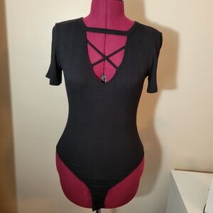Women's LUSH Black Short Sleeve Bodysuit with Cutout Design, Small